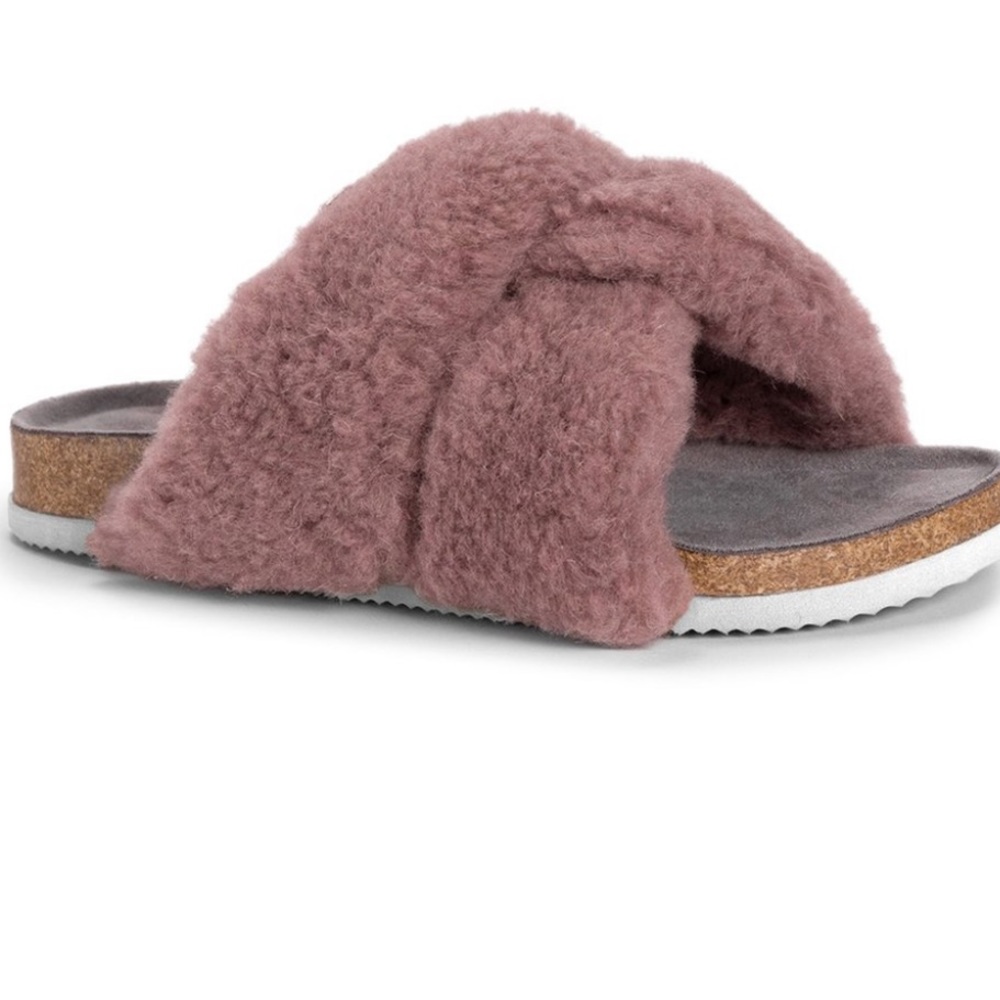 Muk Luks. Pink/mauve fluffy slide  slippers. SZ.L. SZ.M - Picture 2 of 10